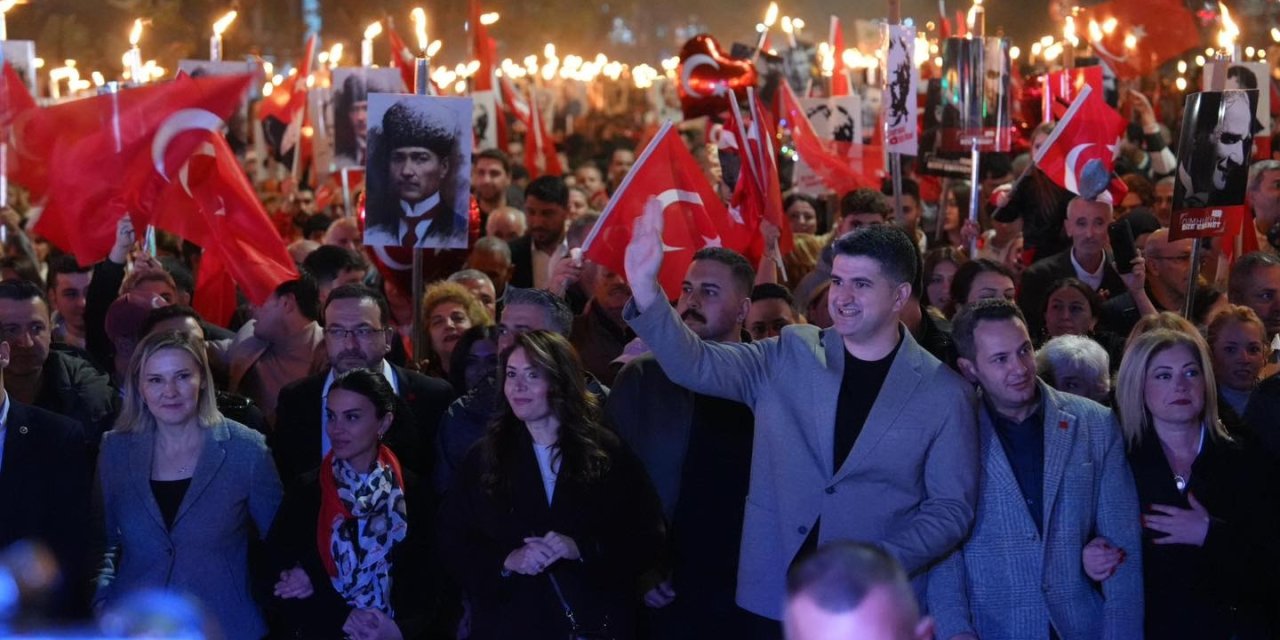 Ataşehir’de Binlerce Kişi 29 Ekim Coşkusuna Ortak Oldu