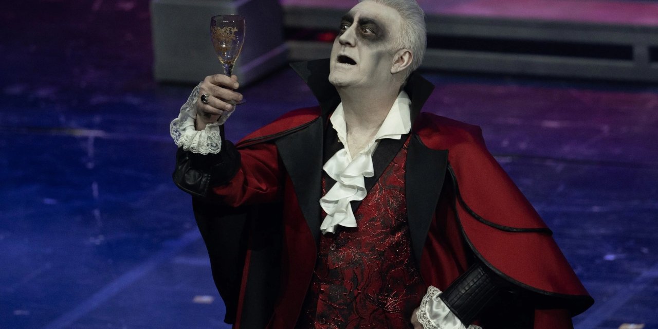 Tamer Karadağlı’nın başrolündeki ‘Dracula’ oyunu için 6 milyon TL harcandı