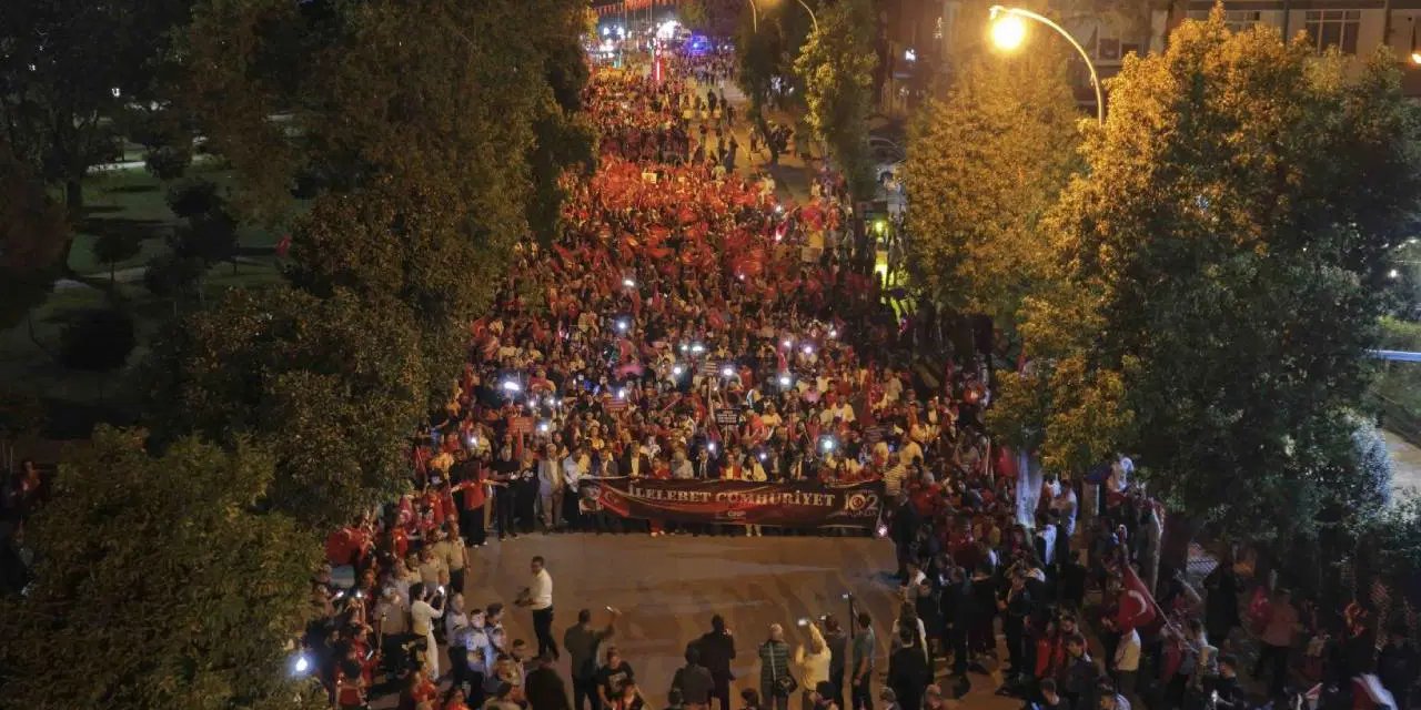 Adana’daki kutlamalarda ‘Zeydan Karalar’a özgürlük’ sloganları atıldı