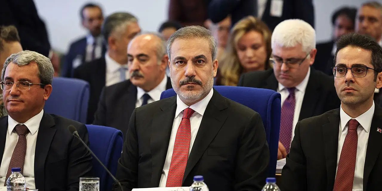 'Şaibeli diploma' iddiasının ardından... YÖK'ten Hakan Fidan açıklaması