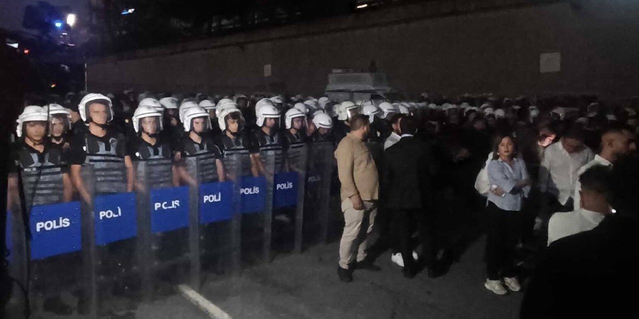 CHP İstanbul Başkanlığı 'kayyım' davasında 3 tahliye