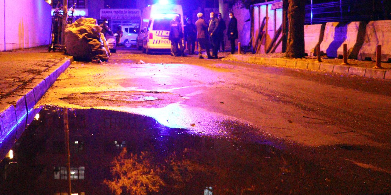 Kavga ettiği yaşlı adamı, başını taşla ezerek öldürdü