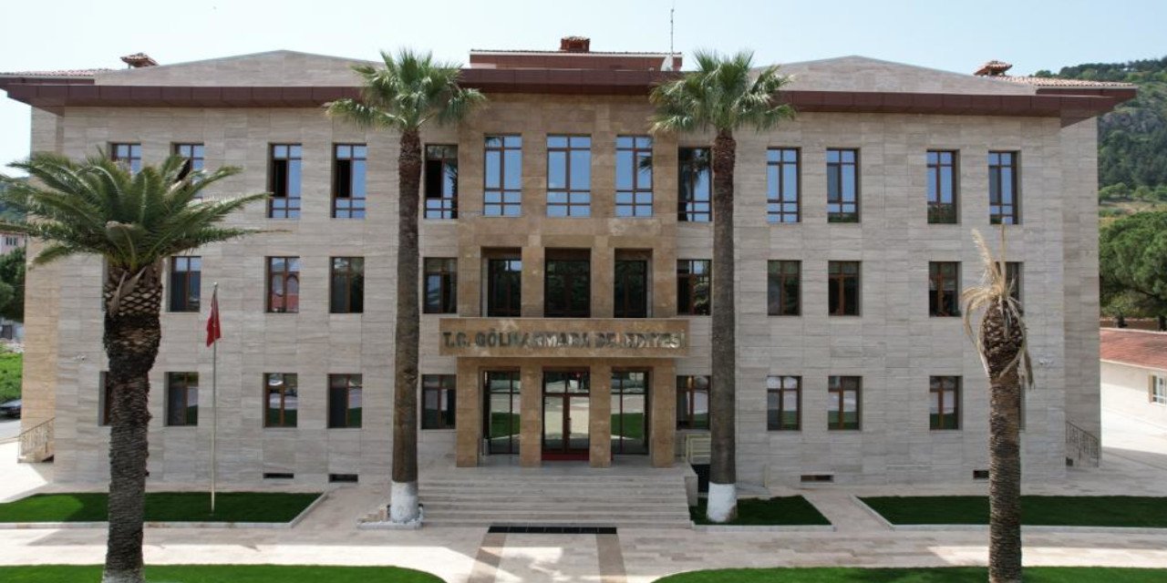 AKP'li Belediye Başkanı belediye arsalarını kendi üzerine geçirdi