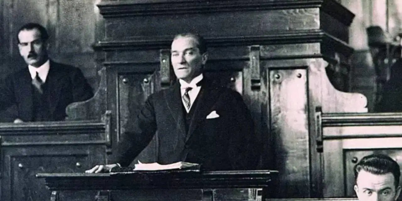 Siyasilerden '10 Kasım' mesajları: Ulu Önder Atatürk'ü böyle andılar!