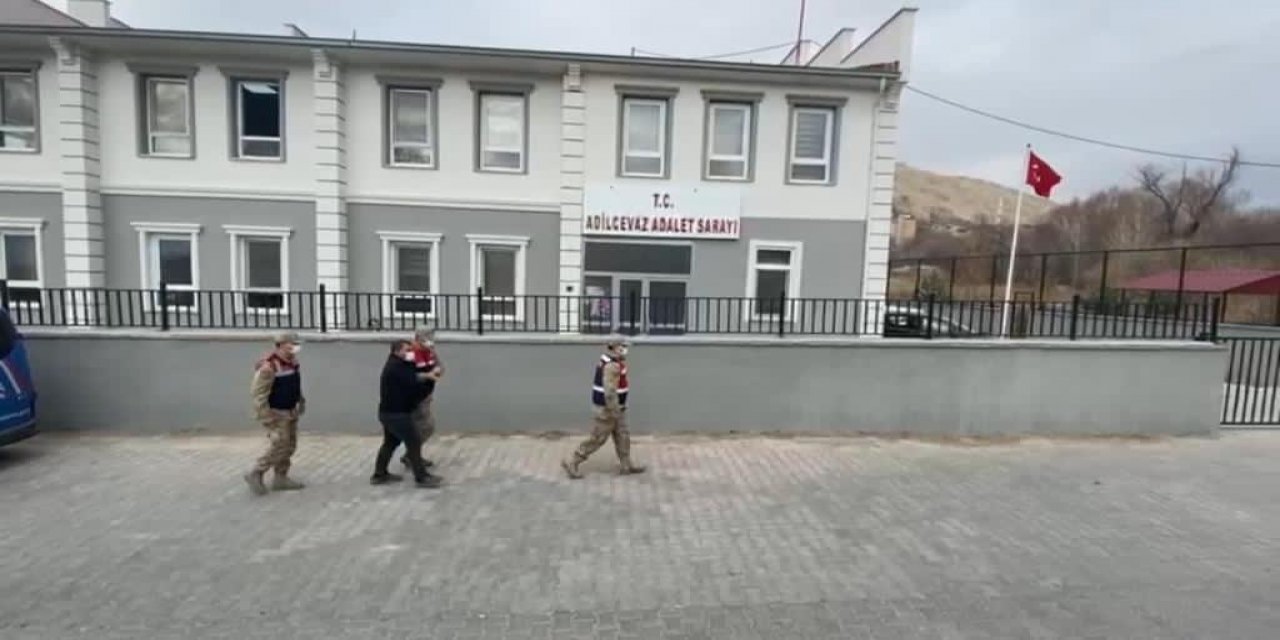 Bitlis'te 15 kişilik minibüste 53 kaçak göçmen yakalandı
