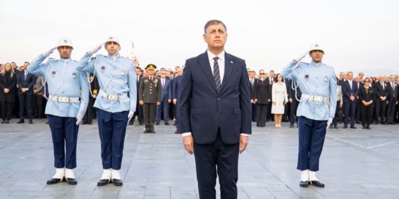 İzmir Ata’sını unutmadı