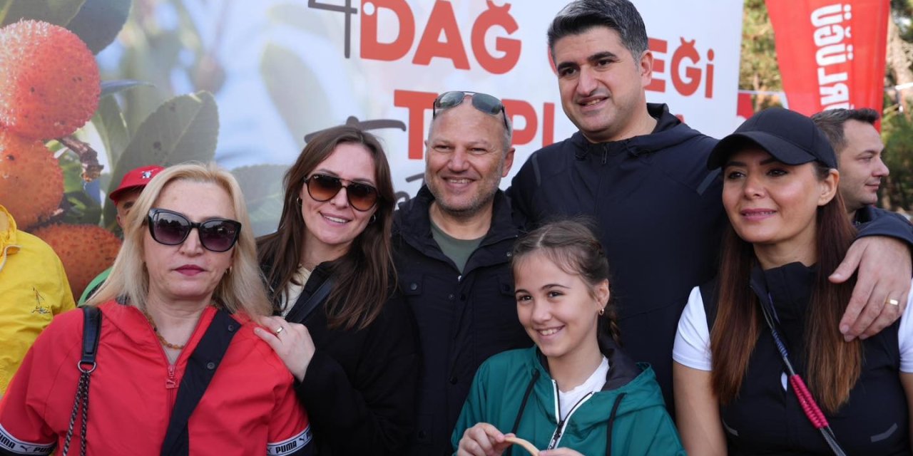 438 Metre Yükseklikte Çilek Festivali Vatandaşların Yoğun Katılımıyla Gerçekleşti