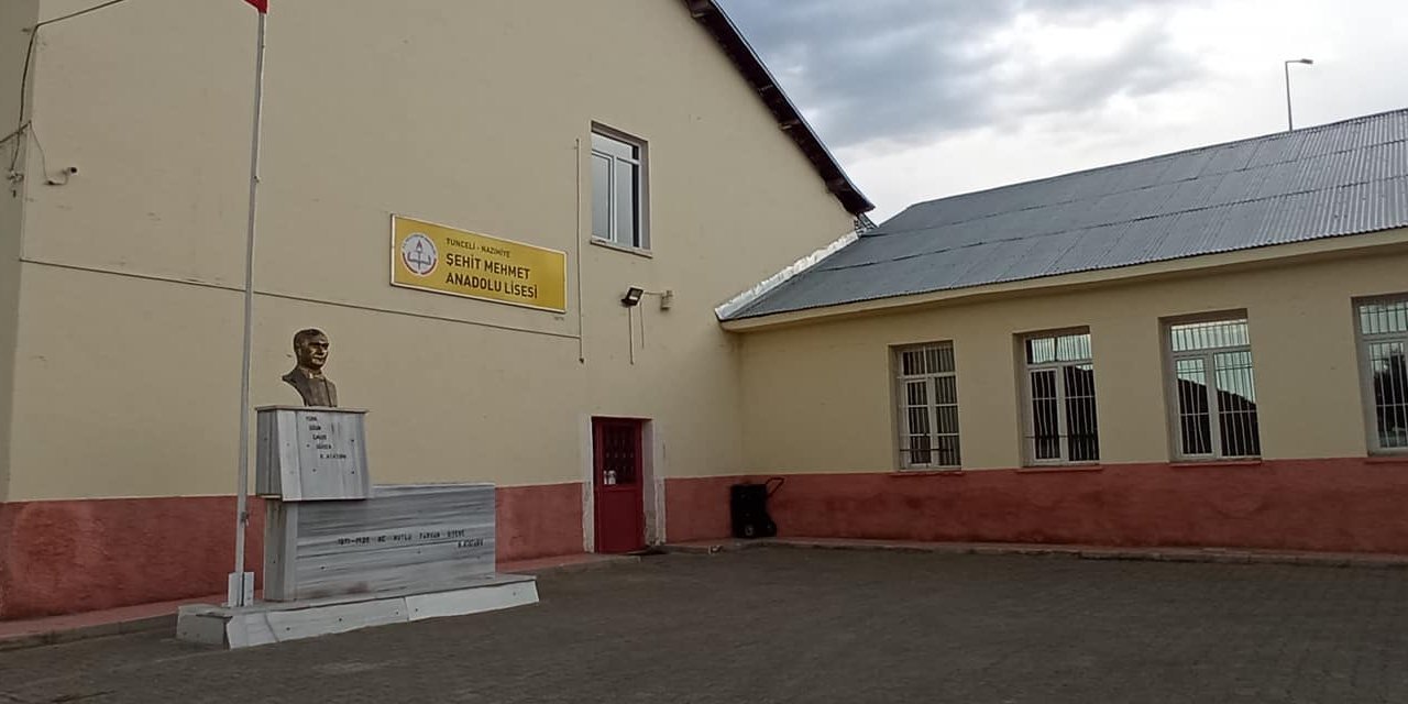 Matematik öğretmeni izne çıktı, dersi resim ve tarih öğretmenleri verdi