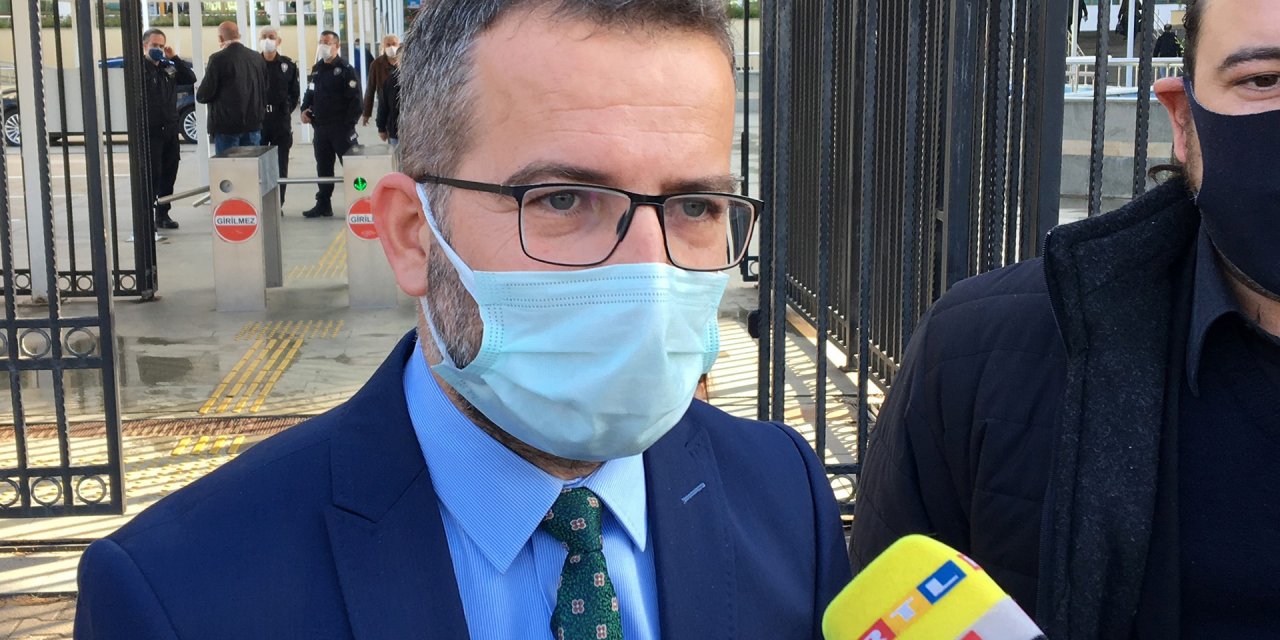 Alman diş hekimi;  'Cumhurbaşkanına hakaret' ve 'halkı kin ve düşmanlığa alenen tahrik etme' suçlarından tutuklandı.