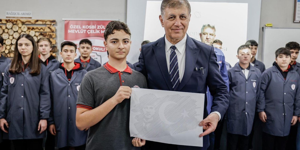 Başkan Tugay: “Gençlerimize güvenli ve güçlü bir gelecek sunma sorumluluğumuz var”