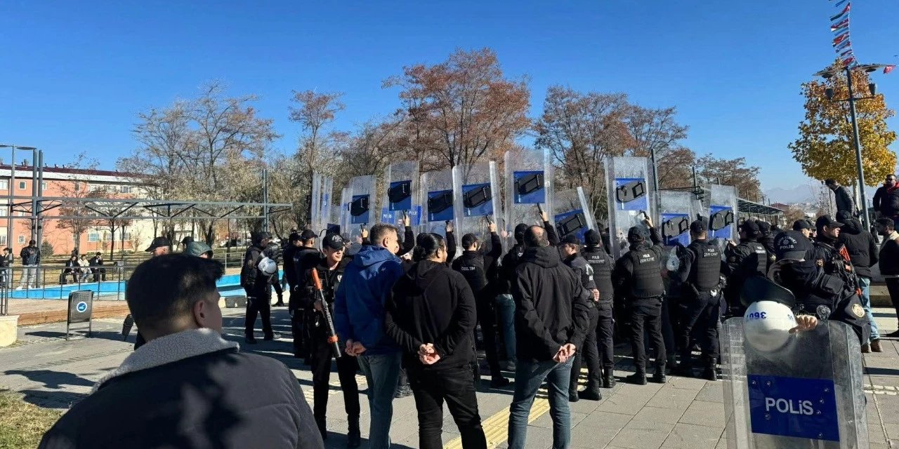 Gözaltına alınan 20 öğrenci serbest