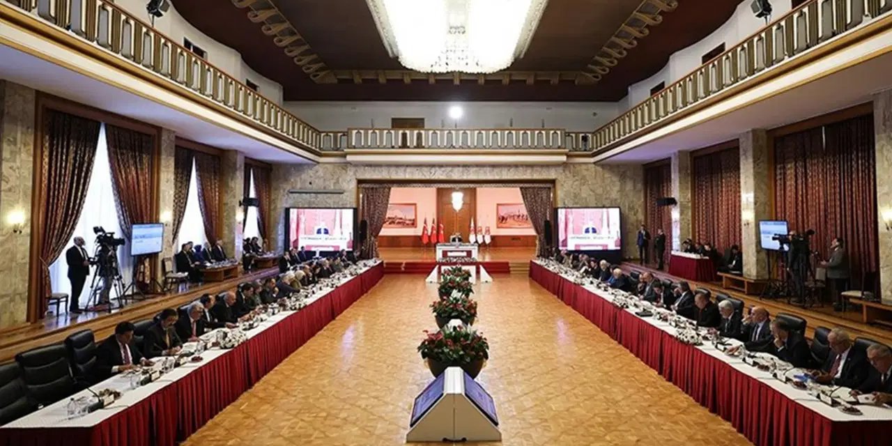 'İmralı ziyareti' gündemi ile toplanacaktı: Komisyon toplantısı yine ertelendi