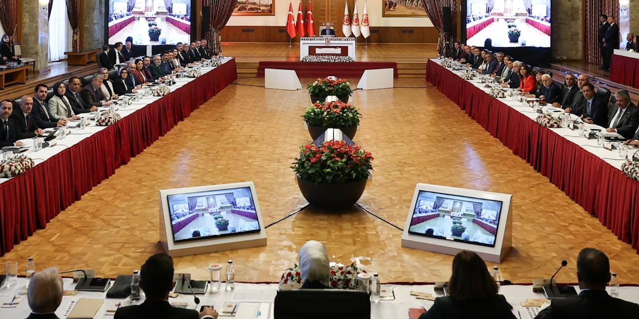 CHP'nin İmralı kararı sonrası yapılan ilk anket: CHP önde!