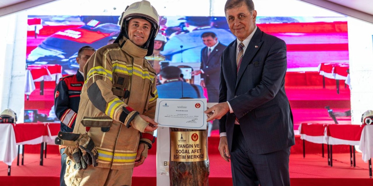 Başkan Tugay: İtfaiyecilik cesaret, sabır, fedakârlık ve umut mesleğidir