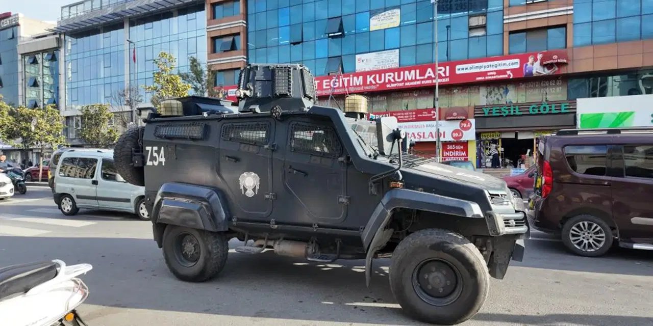 Esenyurt’ta korku dolu anlar: Otele el bombası atıldı!