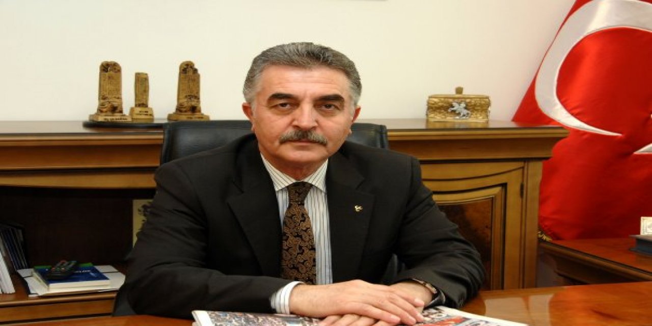 Yandaş Akit MHP'nin hedefinde! Büyükataman “Erdoğan, prangalarından kurtulmalı” diyen yazara ateş püskürdü!