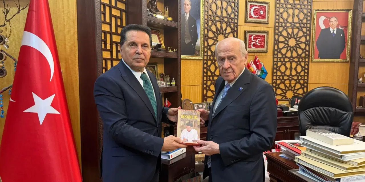 Ahmet Özer, Devlet Bahçeli’yi ziyaret etti: 'CHP'ye yapılan kuşatmanın son bulmasının önemine değindim'