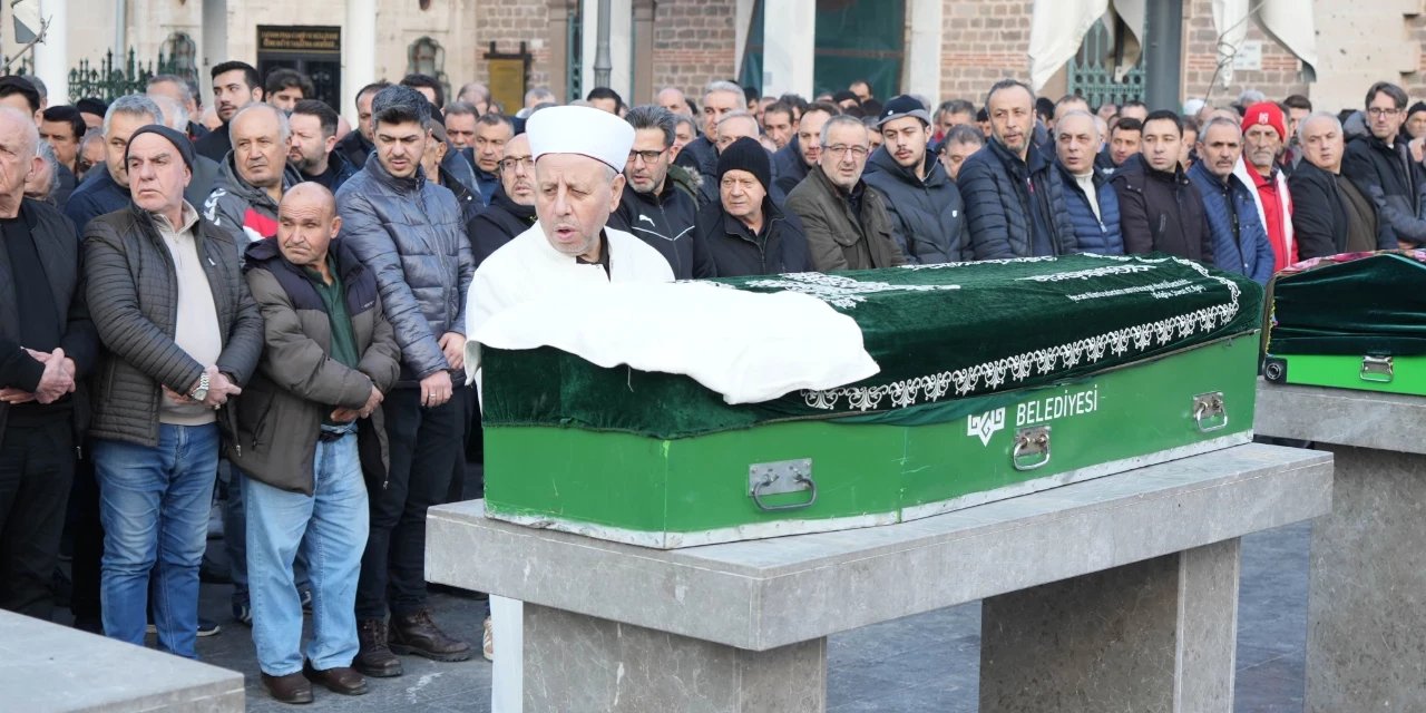 Hastanede cenazeleri karıştırdılar