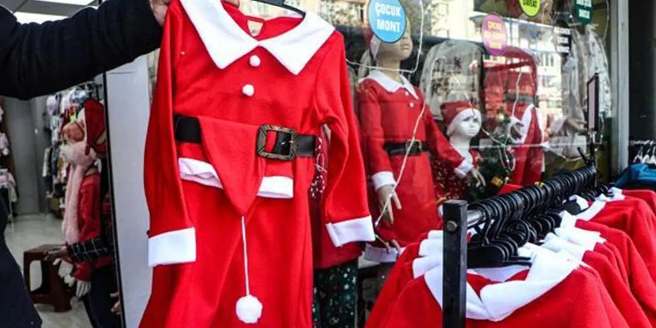 Yılbaşı öncesi kırmızı iç çamaşırı ve pijamaların satışı yüzde 30 arttı: 'Erkeklerin de ilgisi yoğun'