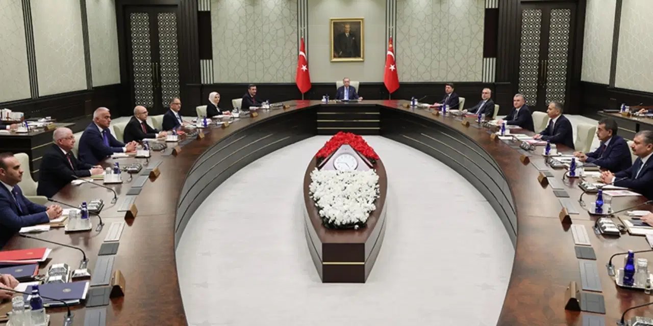 Kabine bugün toplanıyor: Trump görüşmesi masada