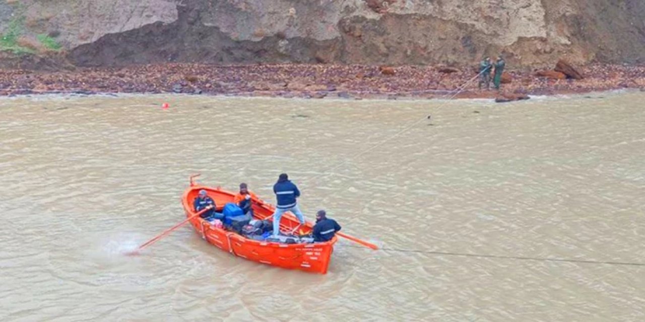 Karadeniz'de Sürüklenen Türk Gemisi Karaya Oturdu