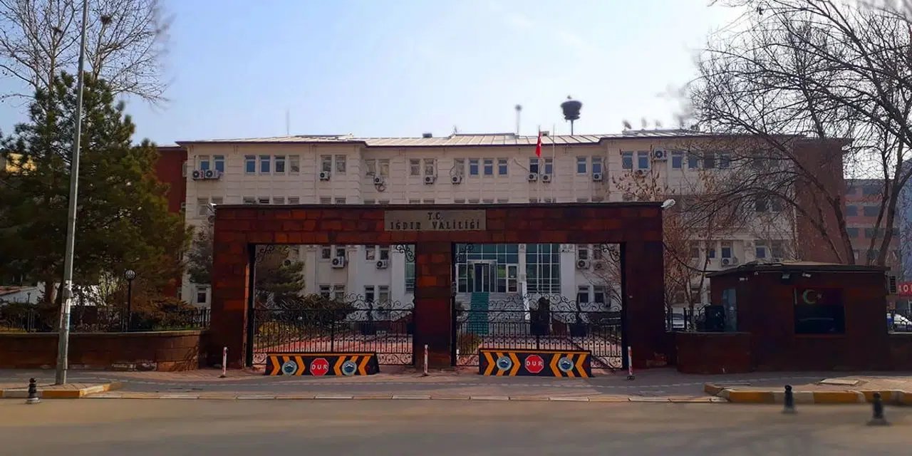 Merkeze çekilen Iğdır Valisi ile ilgili skandal iddia: Silah ruhsatı alanlar konağını adres gösterdi