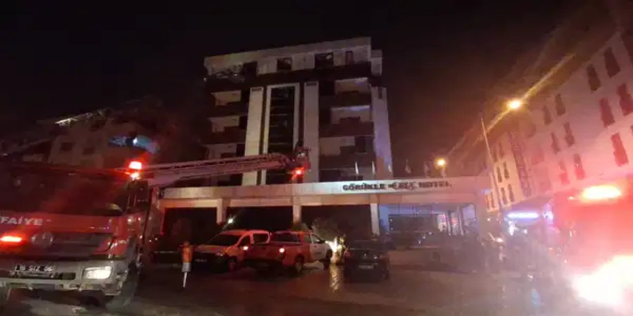 Bursa'da gece yarısı otelde korkutan yangın: Turistler tahliye edildi, 5 kişi hastaneye kaldırıldı!
