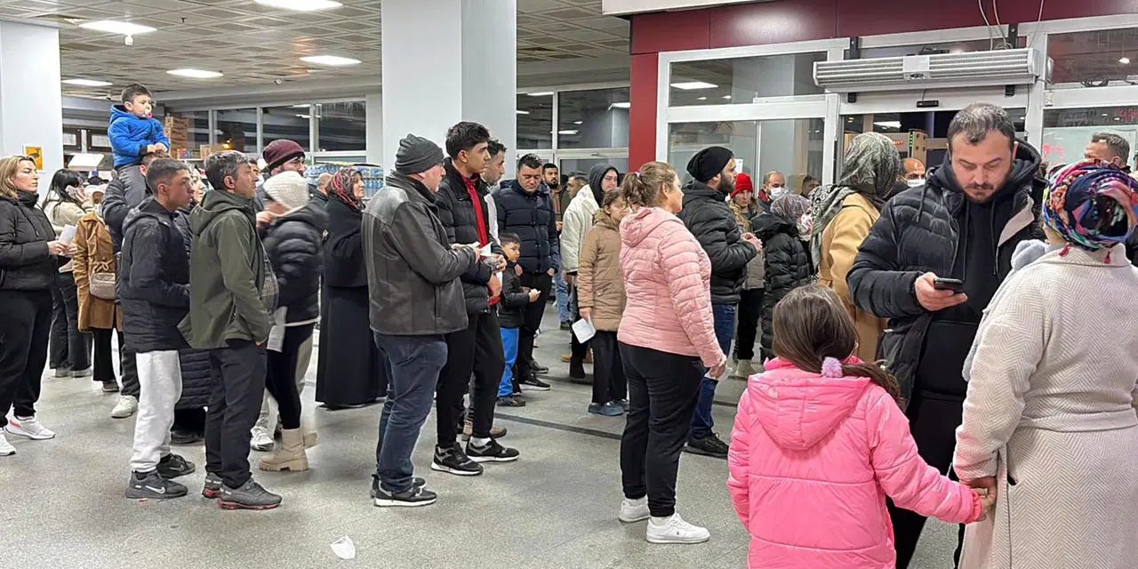 Hastanelerde ve acil servislerde yoğunluk... Uzmanından kritik açıklama: 'Gribal enfeksiyon vakalarında zirve dönemindeyiz'