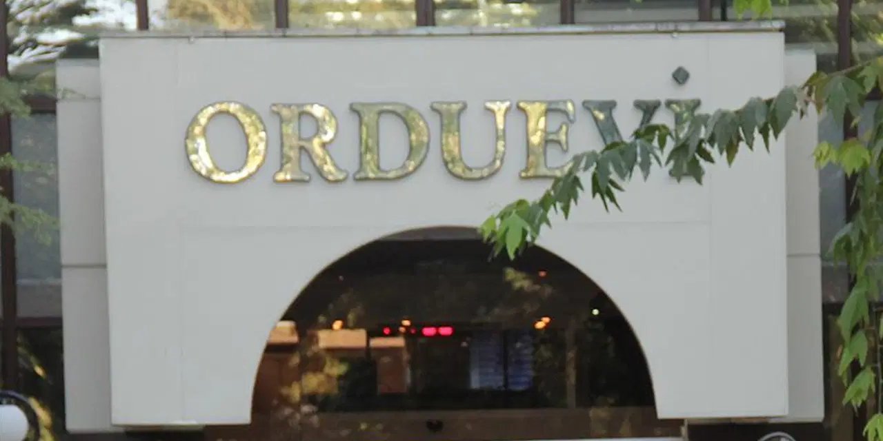 Yankı Bağcıoğlu: 'En ufak eleştirinin dahi orduevi yasağıyla bastırılmaya çalışılması uygun değil'