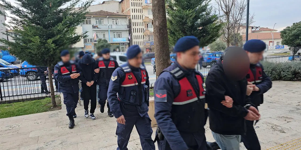 2 ilde 'dolandırıcılık' operasyonu... Banka hesabı kiralayıp dolandırıcılara gönderdikleri ortaya çıktı: 16 gözaltı!