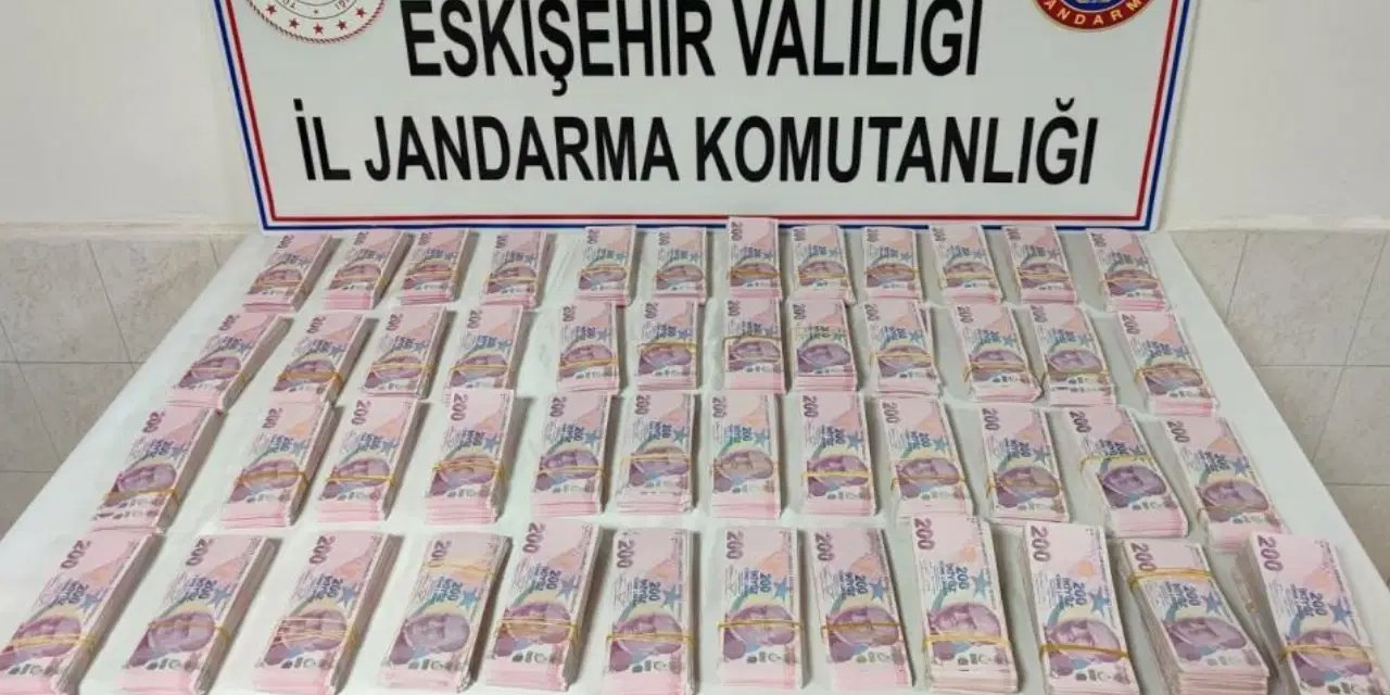 22 büyükbaş alıp, 2 milyon liraya yakın sahte para verdi