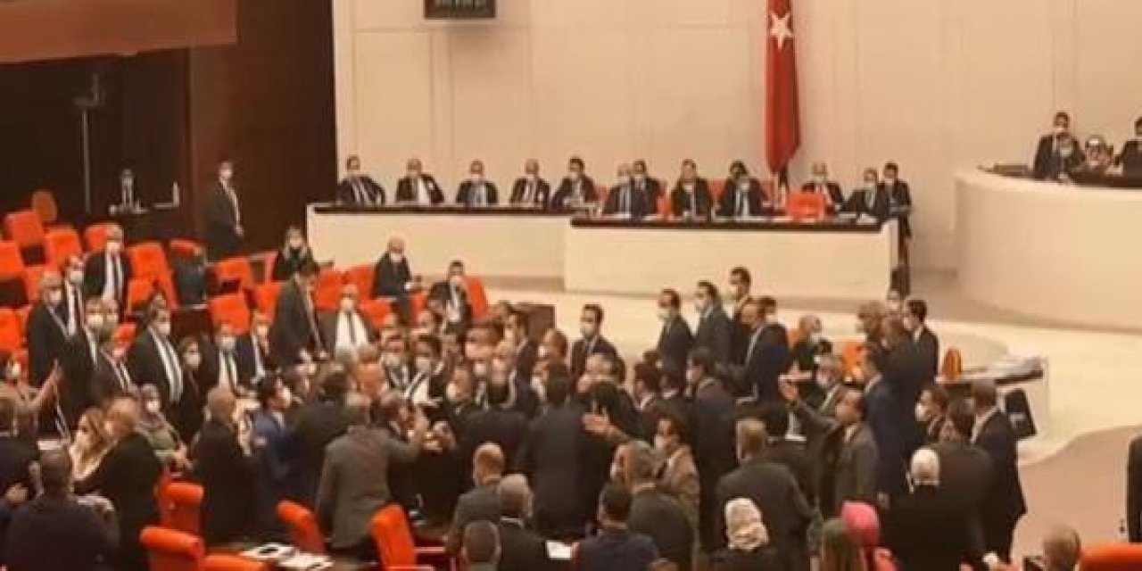 Meclis'te arbede! Bakan Gül'ün o sözleri sonrası Genel Kurul karıştı! AKP'li ve CHP'li vekiller birbirine girdi... İşte o anlar...