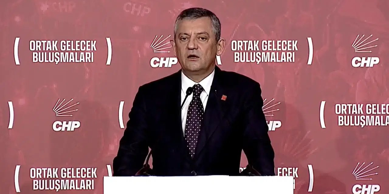 Özgür Özel'den 'süreç' mesajı: 'Cumhuriyet Halk Partisi’ne rol biçmeye çalışanları dikkatle izliyoruz'