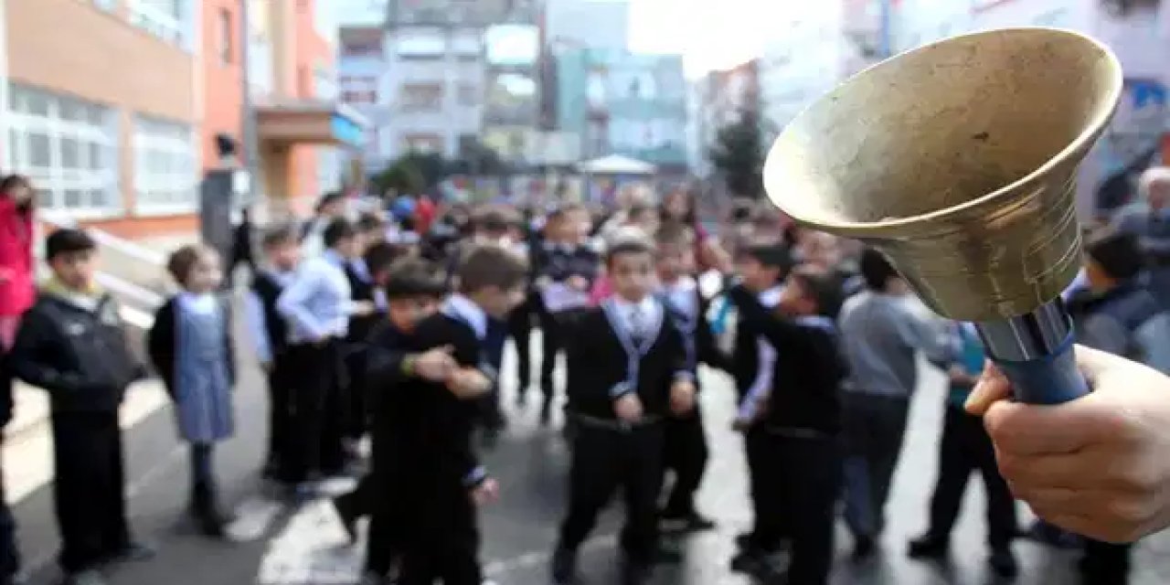 18 milyon öğrenci için ders zili çaldı: Okullarda dikkat çeken 'bayrak' teması