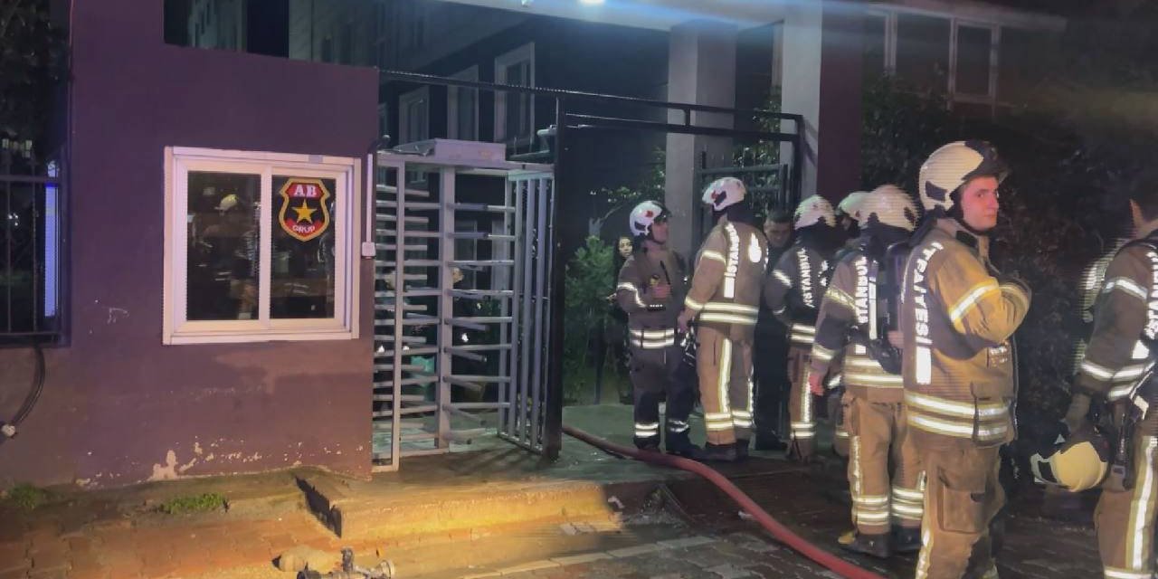 İstanbul Esenyurt'ta 14 katlı binada yangın: Dumandan etkilenenler var!