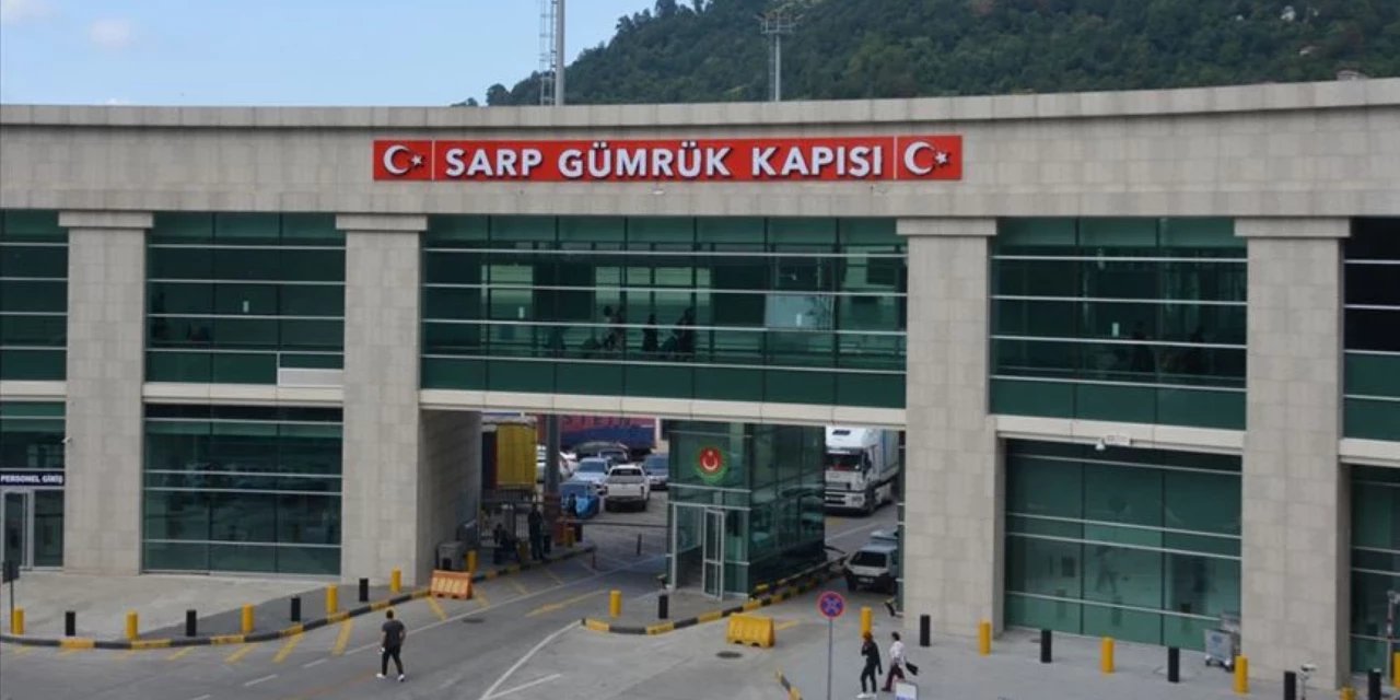 Gümrükte 600 milyonluk lüks araç operasyonu