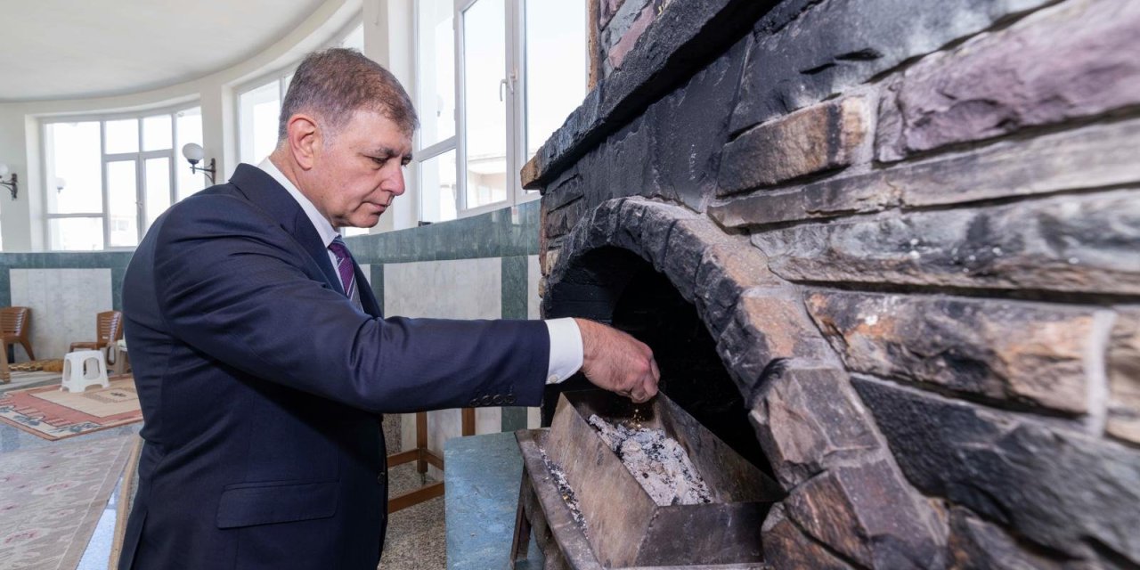 Başkan Tugay'dan medeniyetler şehri Hatay için dayanışma çağrısı