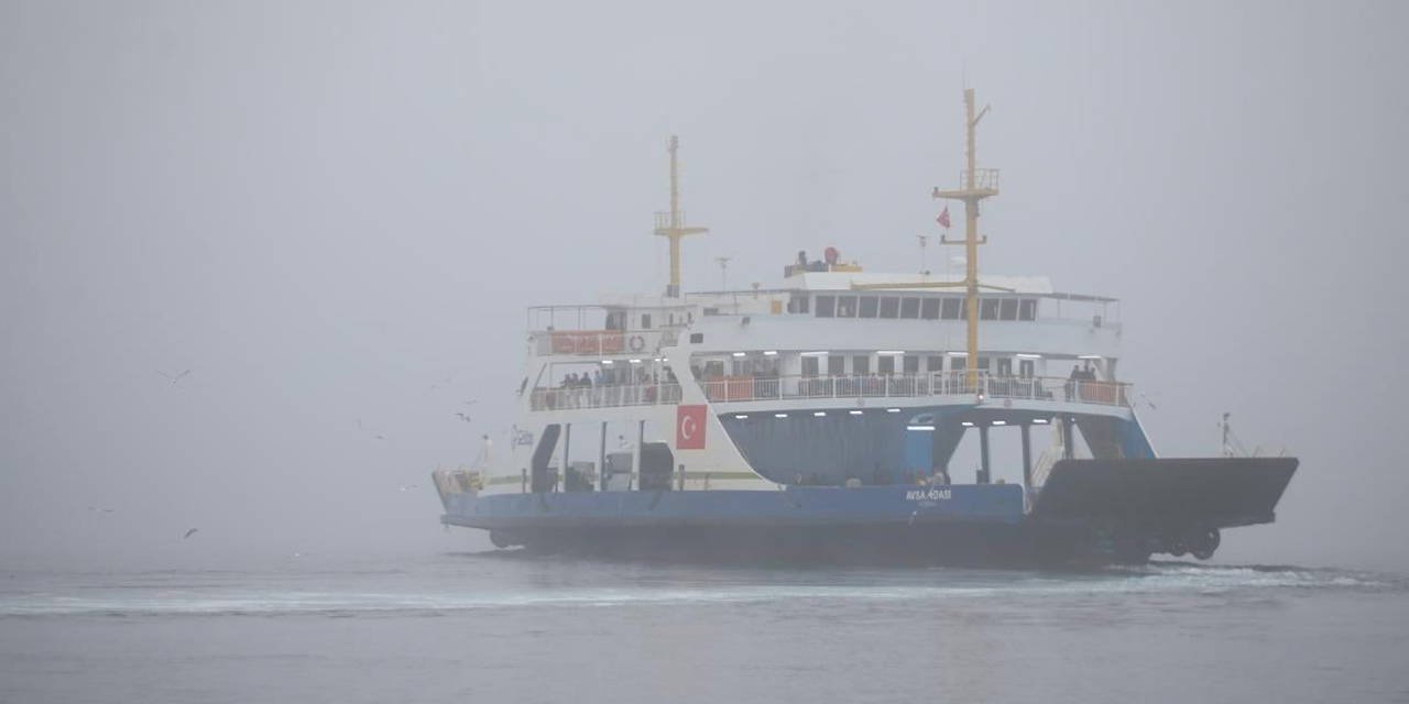 Çanakkale Boğazı'nda sis: Gemi trafiği durduruldu!