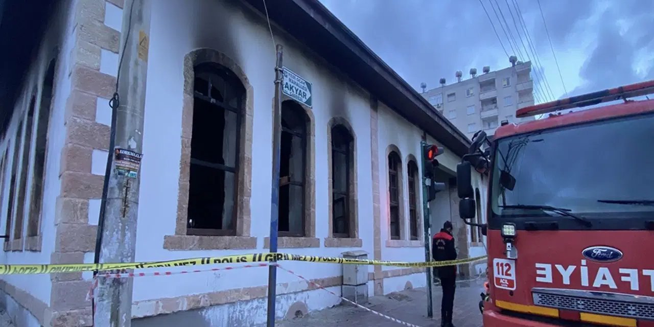 MHP lideri Devlet Bahçeli'nin eğitim gördüğü okulda yangın