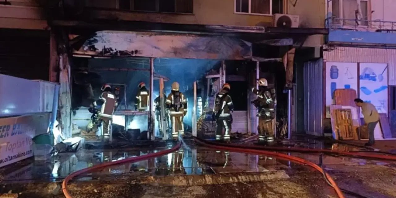Bursa'da işyerinde yangın: 2 kişi dumandan etkilendi