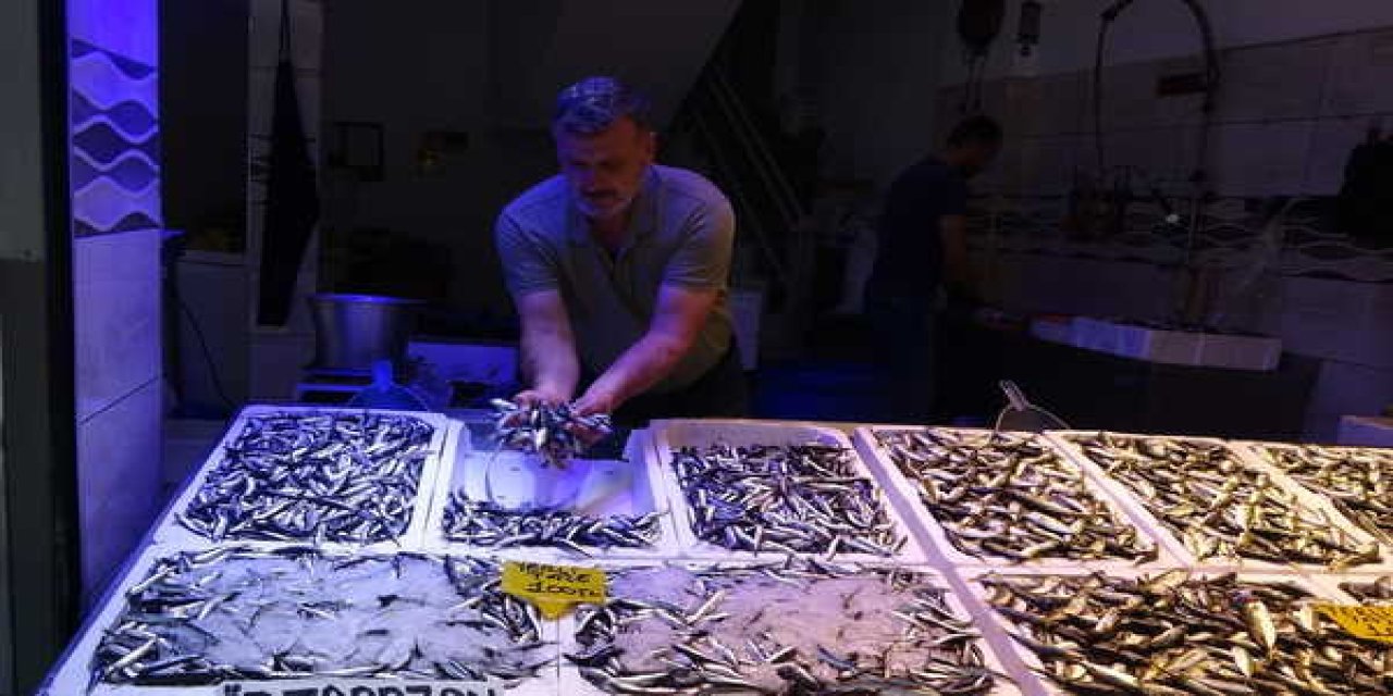 Tezgâhlardaki tahtına yeniden oturdu: Yurttaş pazara koştu!