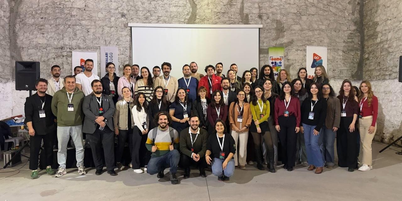 İzmir’de gençler kent yönetimine doğrudan katılıyor