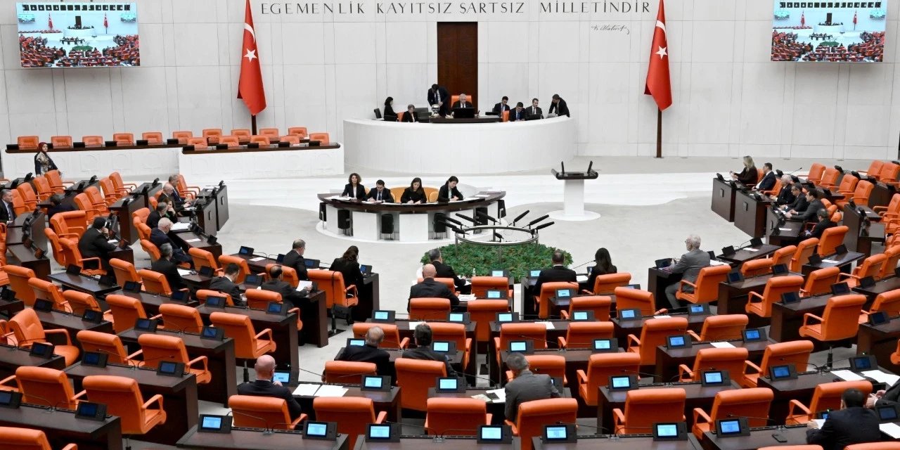 AKP'li vekile istifa yetmedi, CHP sıraları sert çıktı: Öldürelim mi adamı