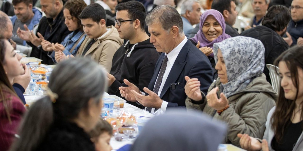 Ramazan bereketi Menderes'te