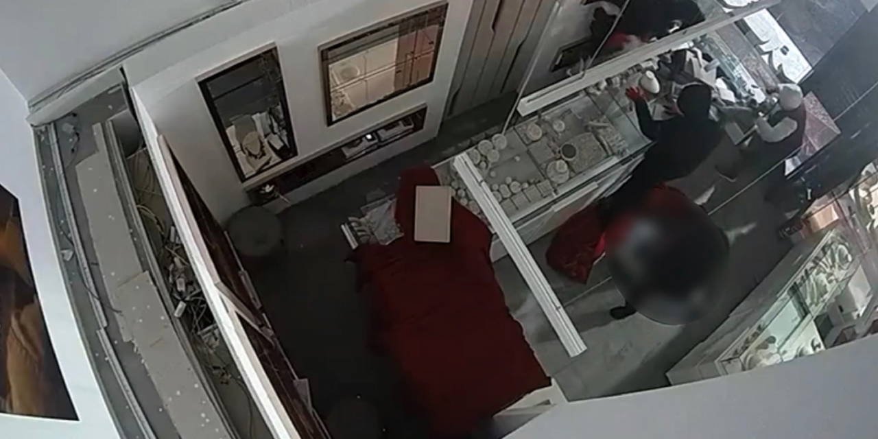 İstanbul'da kuyumcu dükkanında hırsızlık: 2 dakikada 18 milyon liralık soygun!