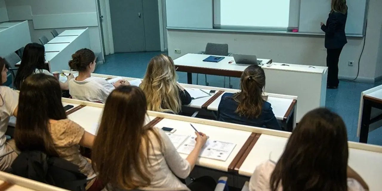 YÖK'ten açıklama geldi: Üniversiteler 3 yıla mı iniyor?