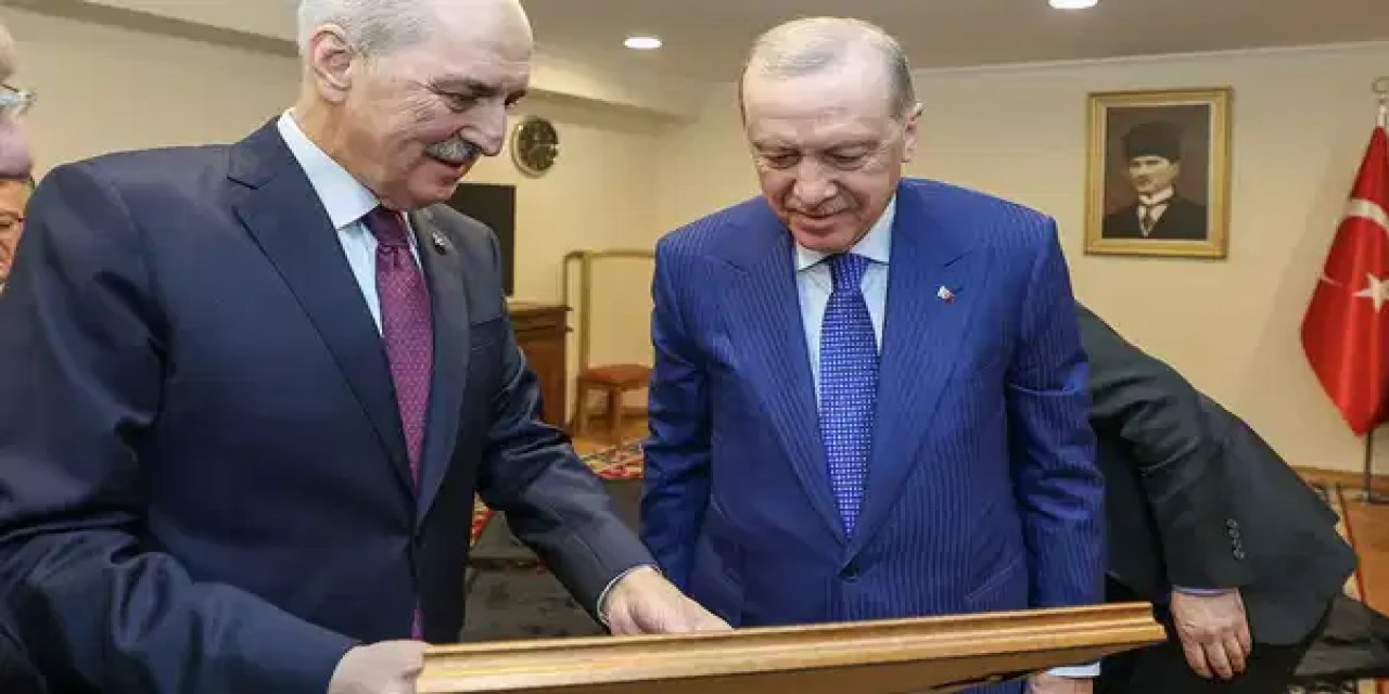 Numan Kurtulmuş'tan Erdoğan'a Sırrı Süreyya Önder hediyesi