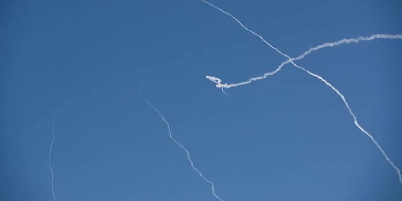 Suudi Arabistan duyurdu: '3 seyir füzesi ve 3 İHA'ya müdahale edildi'