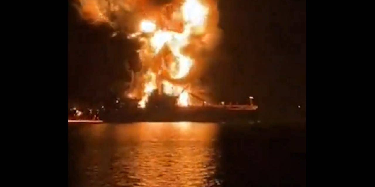 Basra Limanı yakınlarında 2 petrol tankerine saldırı!