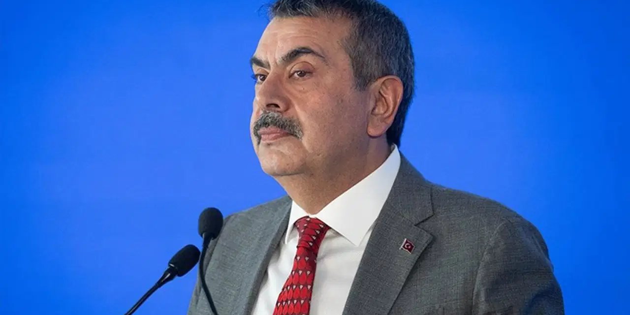 Bakan Tekin'den 'ara tatil' mesajı: 'Ekran başında değil, açık havada vakit geçirin'